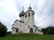 Церковь Троицы Живоначальной на подворье Воскресенского Новодевичьего монастыря, , Жуки, Себежский район, Псковская область