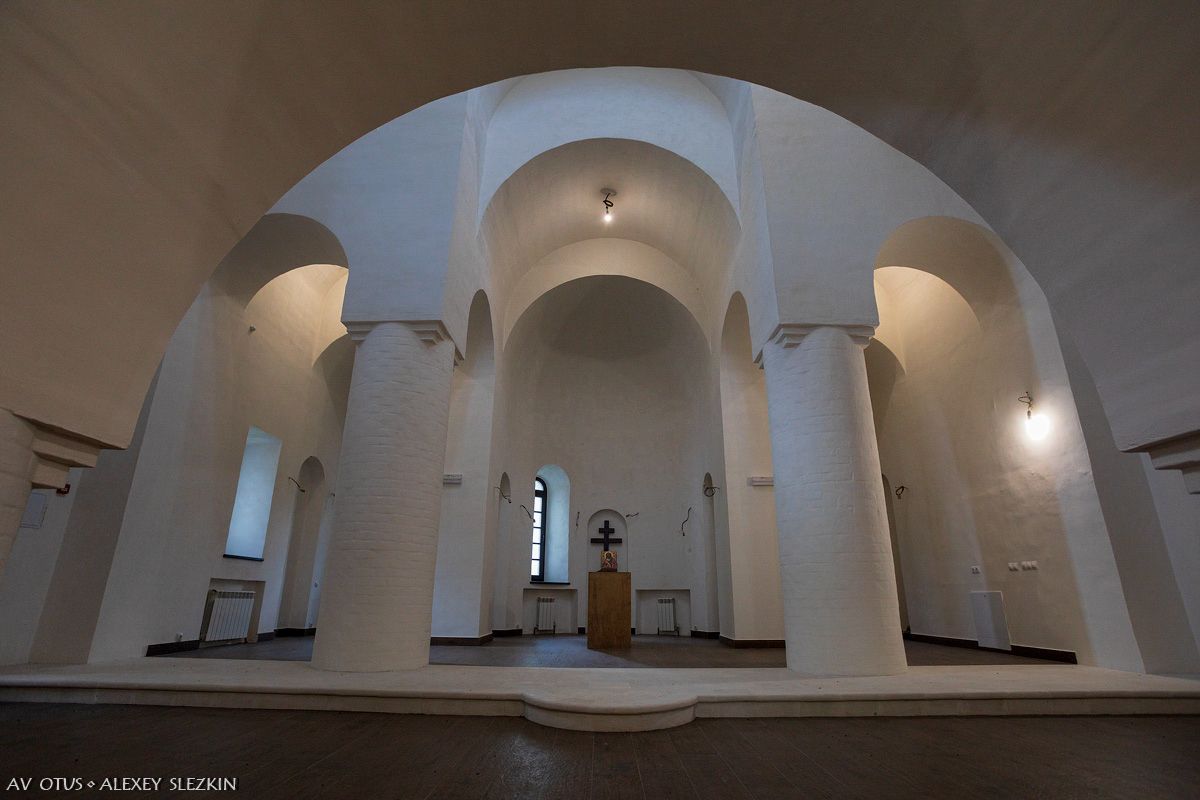 интерьер и убранство. Церковь Троицы Живоначальной на подворье Воскресенского Новодевичьего монастыря, Жуки (Себежский район, Псковская область)