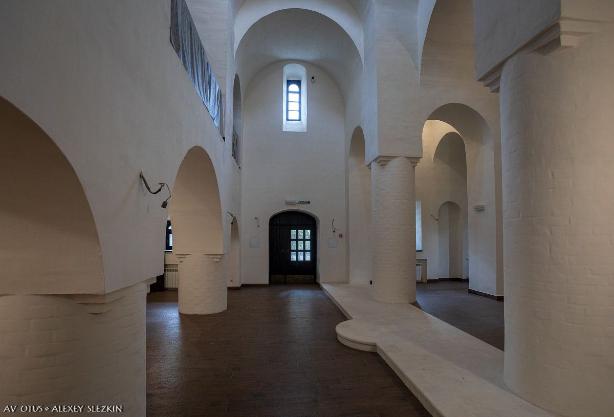 интерьер и убранство. Церковь Троицы Живоначальной на подворье Воскресенского Новодевичьего монастыря, Жуки (Себежский район, Псковская область)