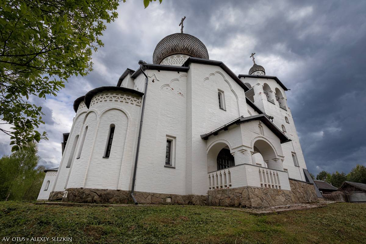 фасады. Церковь Троицы Живоначальной на подворье Воскресенского Новодевичьего монастыря, Жуки (Себежский район, Псковская область)