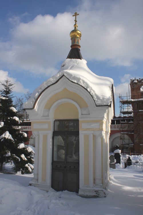 Донской. Донской монастырь. Неизвестная часовня. фасады