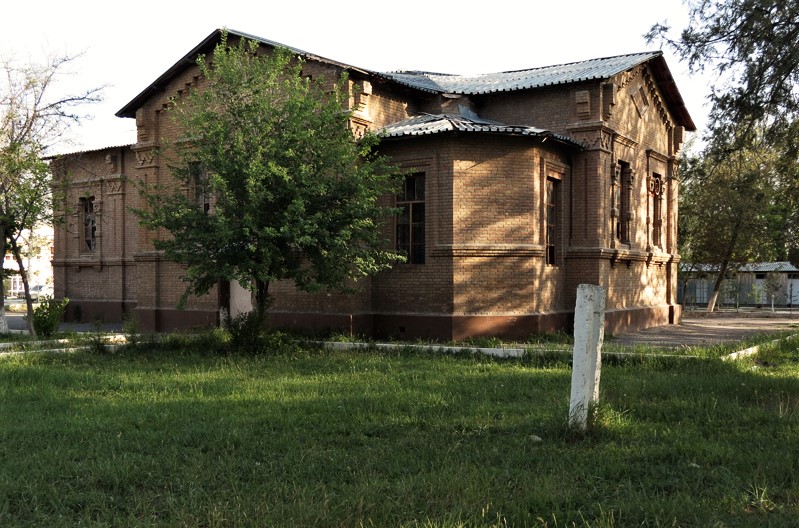 Прочие страны, Узбекистан, Джизак. Церковь Николая Чудотворца (старая). общий вид в ландшафте