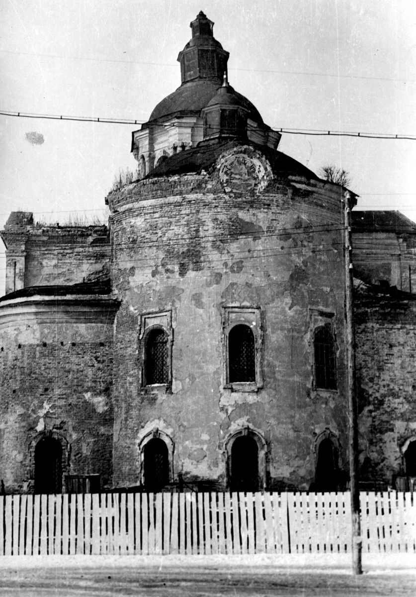 Собор Троицы Живоначальной, Глухов (Шосткинский район, Украина, Сумская область). архивная фотография, Восточный фасад. Фото Г.Н. Логвина, 1958 г.