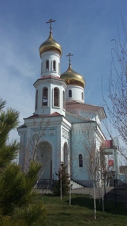 Дустабад (Солдатское). Покровский женский монастырь. Церковь Покрова Пресвятой Богородицы. фасады