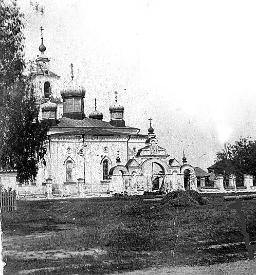 Запрудня. Церковь Спаса Преображения (утраченная). архивная фотография, Преображенская церковь села Гари построена в 1870, разрушена в 1952 году. Фото с сайта: http://zaprudnya.su/?page_id=1306 