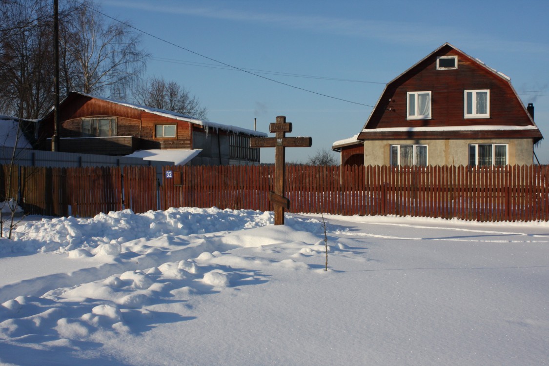 Церковь Успения Пресвятой Богородицы, Борисово (Дмитровский городской округ, Московская область). фасады, Вид на церковное место с юго-востока.