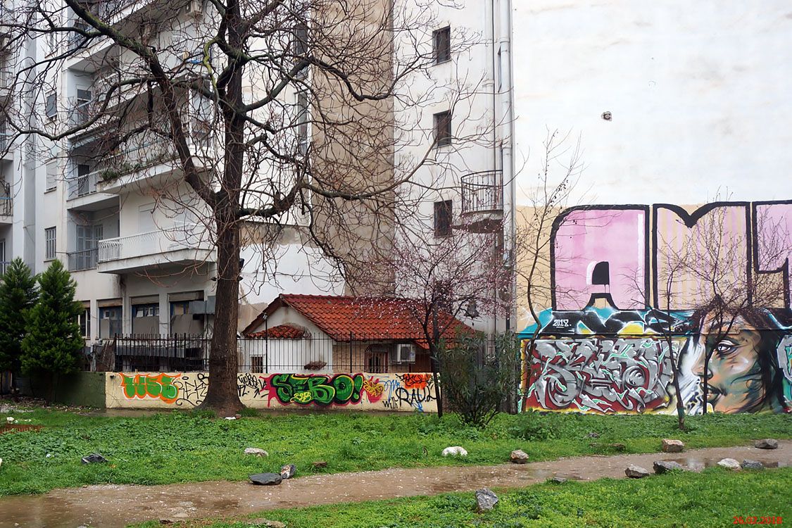 Церковь Пантелеимона Целителя, Салоники (Θεσσαλονίκη) (Центральная Македония, Греция). общий вид в ландшафте