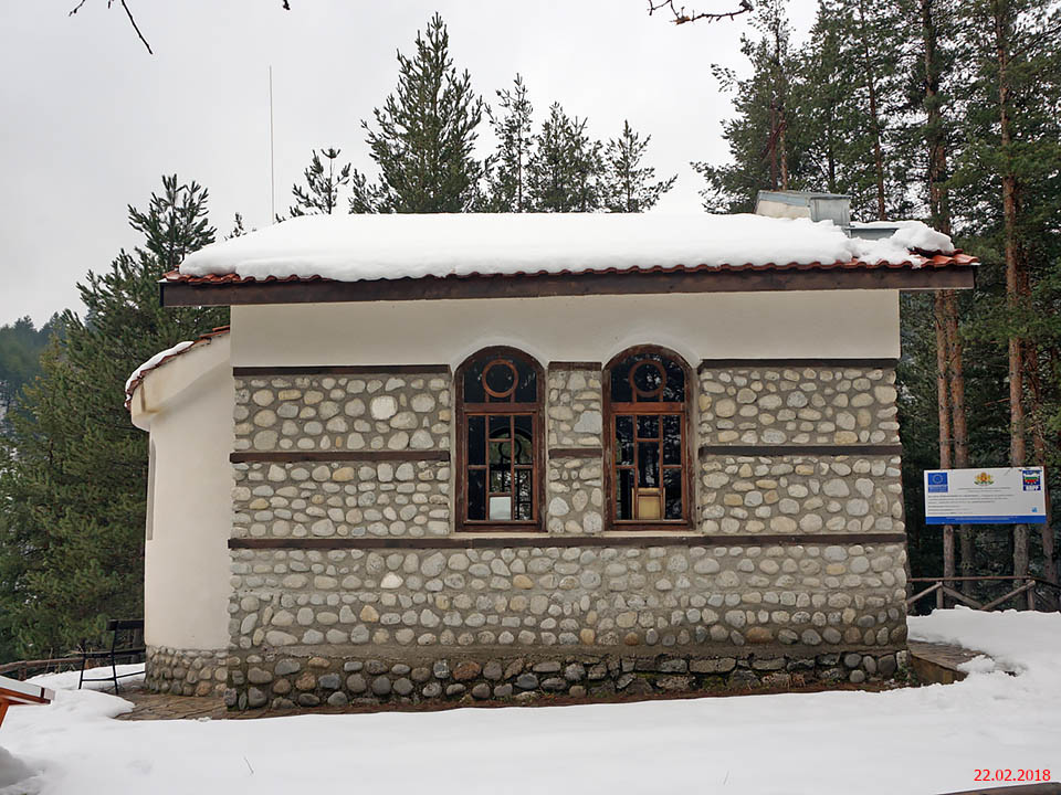 Церковь Николая Чудотворца, Добринище (Благоевградская область, Болгария). фасады