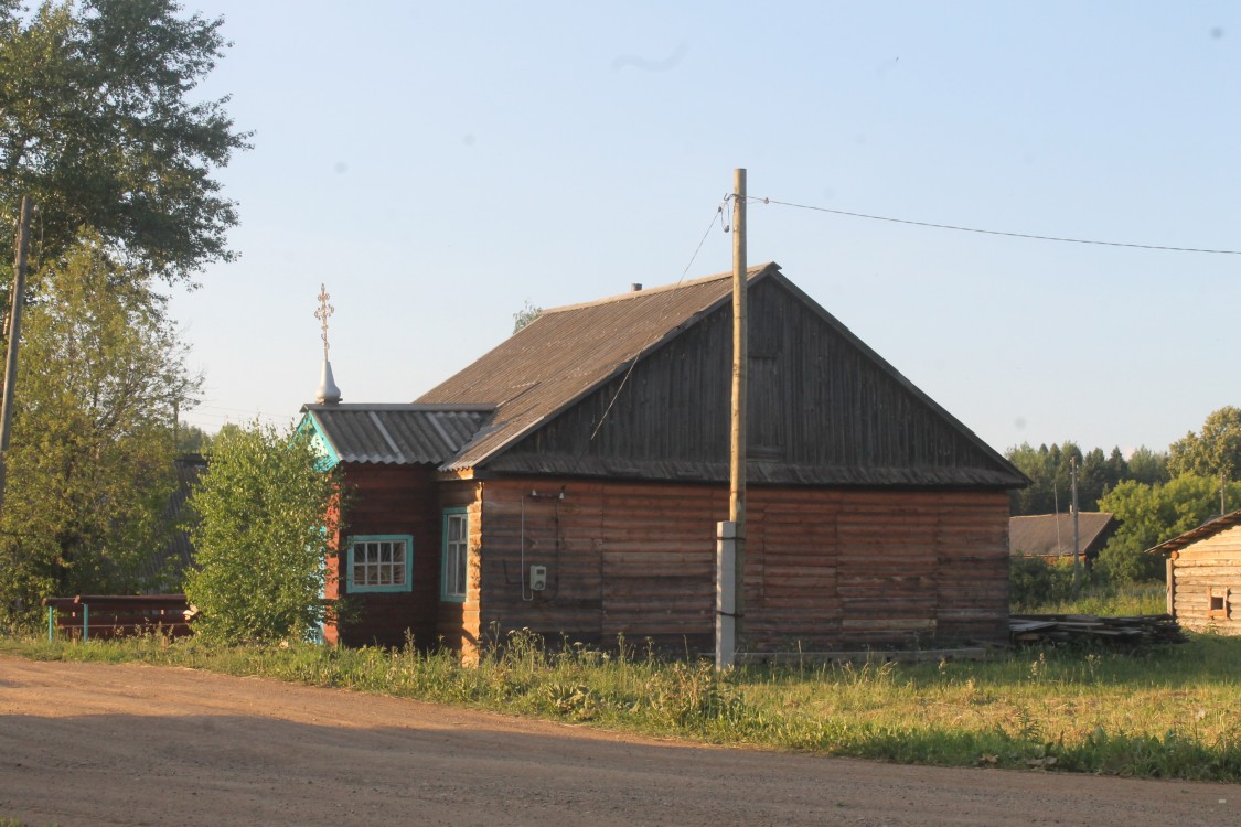 Молельный дом Успения Пресвятой Богородицы, Святица (Фалёнский район, Кировская область). фасады