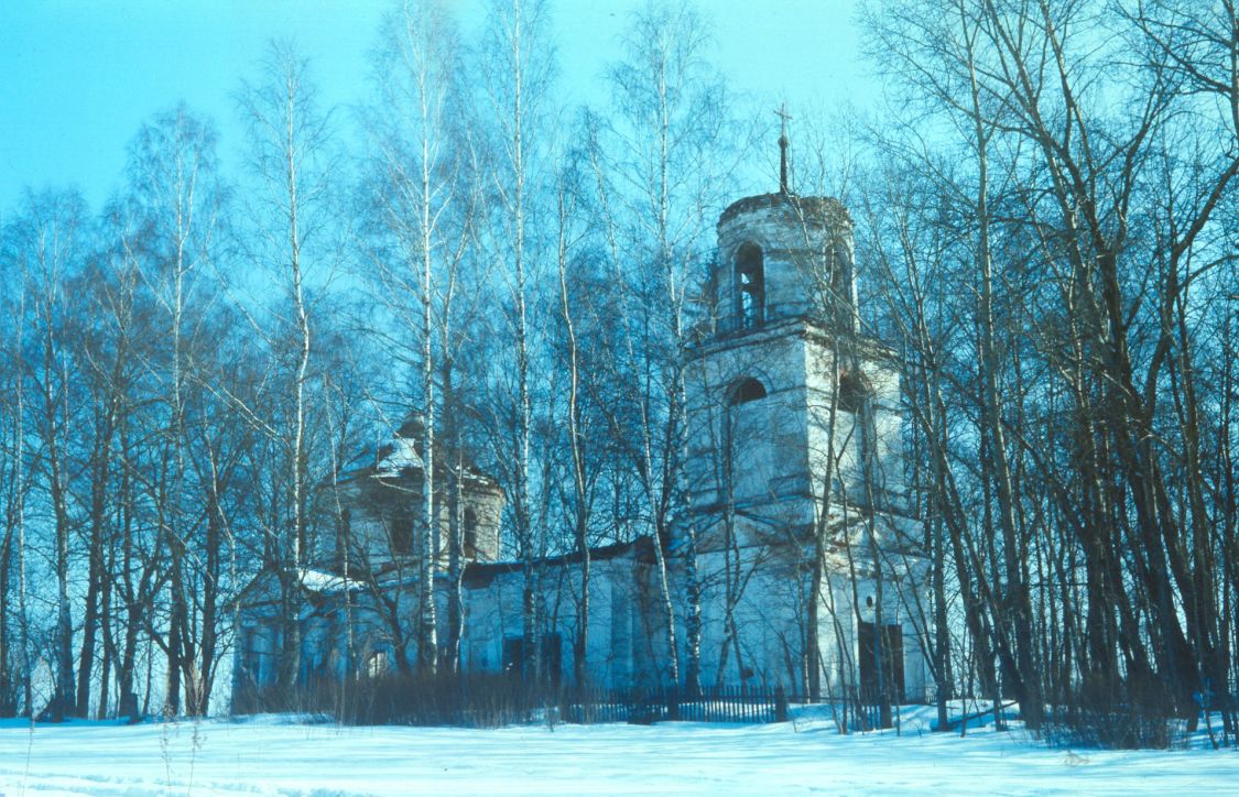 Церковь Троицы Живоначальной, Юренёво (Наташино) (Максатихинский район, Тверская область). фасады, 1994