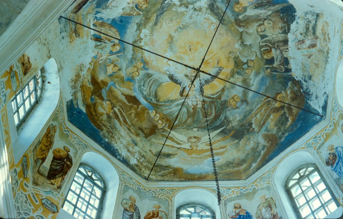 Юренёво (Наташино). Церковь Троицы Живоначальной. интерьер и убранство, 1994