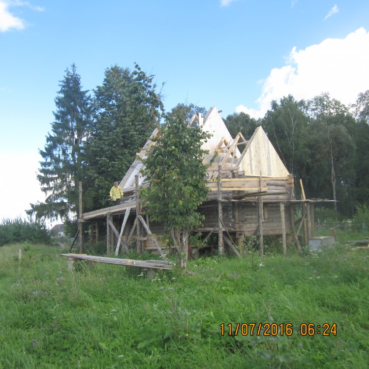 Часовня Михаила Архангела, Никитское (Медынский район, Калужская область). документальные фотографии, Вид строящегося Храма с кладбищем  
