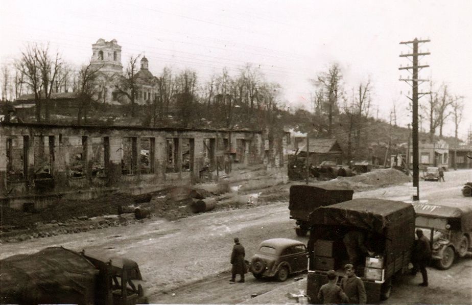 Церковь Покрова Пресвятой Богородицы на Тихвинском кладбище, Смоленск (Смоленск, город, Смоленская область). архивная фотография, Вид на храм с дороги. Фото 1941 г. с аукциона e-bay.de