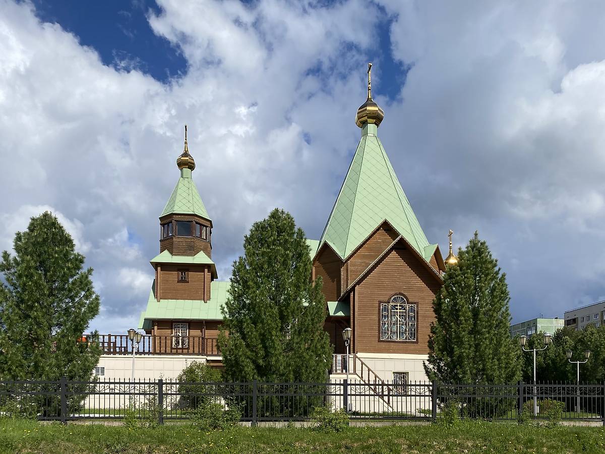 Вид с юга, фасады. Церковь Троицы Живоначальной, Полярные  Зори (Полярные Зори, город, Мурманская область)