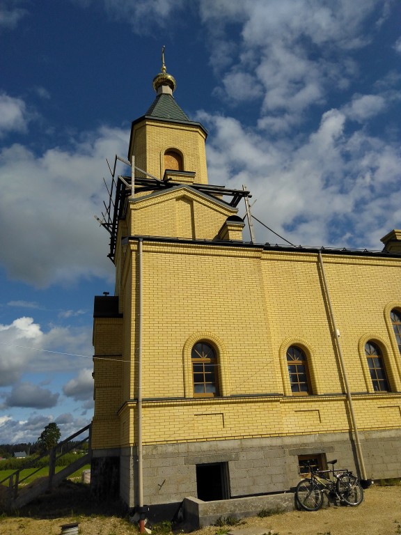 Церковь Иоанна (Поммера), Архиепископа Рижскаго, Айзкраукле (Айзкраукльский край, Латвия). архитектурные детали, Вид крупным планом на вход в храм