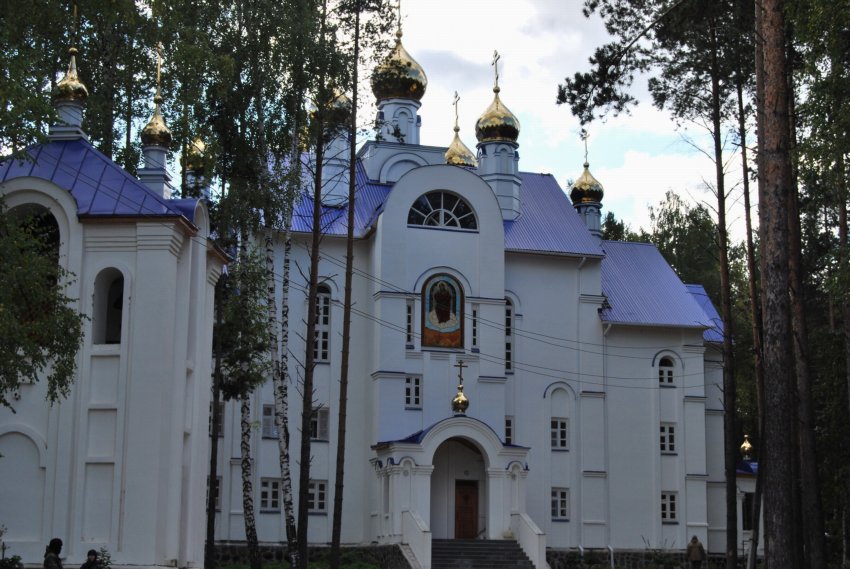 Среднеуральское подворье Серафимо-Дивеевского Троицкого монастыря. Церковь иконы Божией Матери 