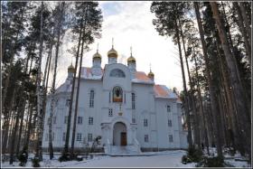 Среднеуральск. Среднеуральское подворье Серафимо-Дивеевского Троицкого монастыря. Церковь иконы Божией Матери 