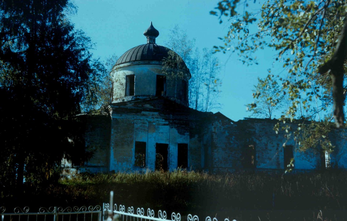 Церковь Рождества Иоанна Предтечи, Старое (Фировский район, Тверская область). фасады, фото 1994 года