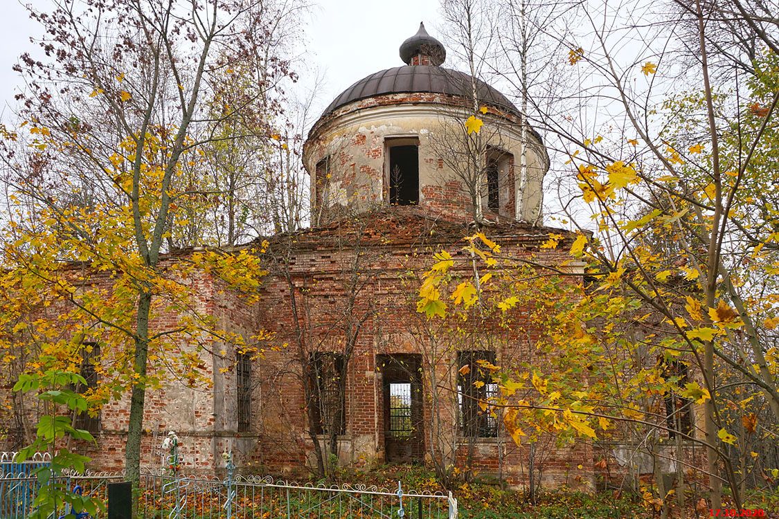 Старое. Церковь Рождества Иоанна Предтечи. фасады