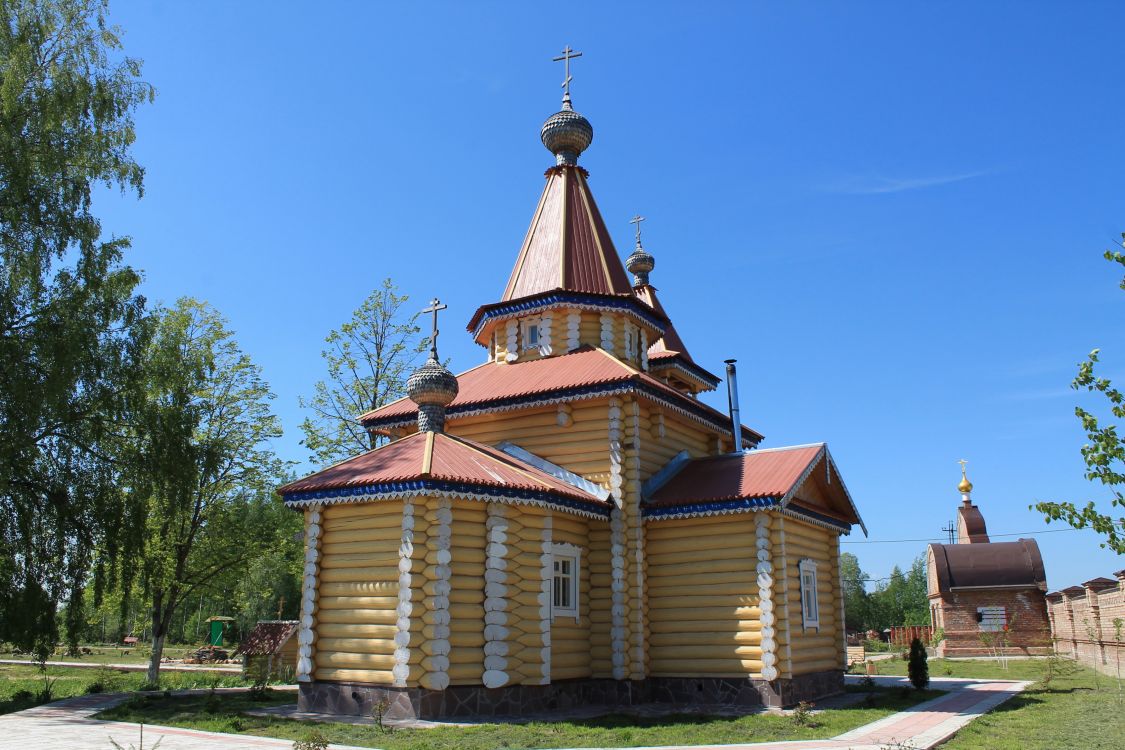 Успенская Феклина пустынь. Церковь Феклы Иконийской, Сенино (Козельский район, Калужская область). фасады