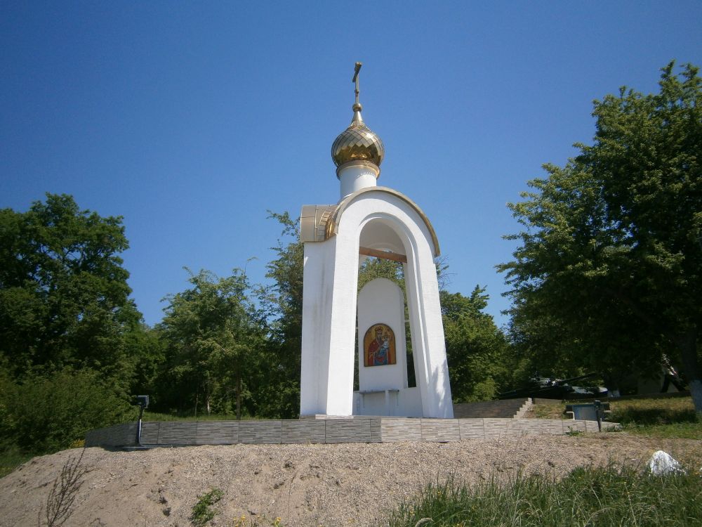 Южный. Часовня Иоанна Воина на Мемориале Боевой Славы. фасады