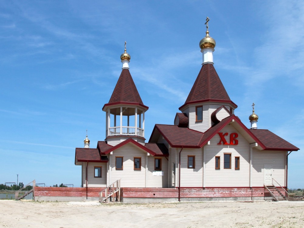 Батайск. Церковь Пантелеимона Целителя. фасады, Вид с юго-запада.