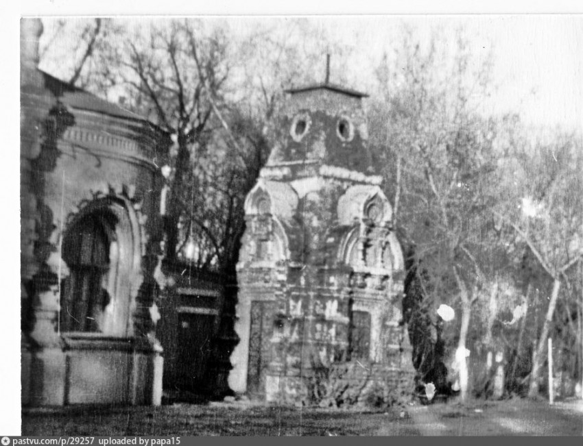 Скорбященский женский монастырь. Часовня над могилой инокини Рафаилы, Тверской (Центральный административный округ (ЦАО), г. Москва). архивная фотография, Фото с сайта pastvu.ru Фото 1960-70-х гг.