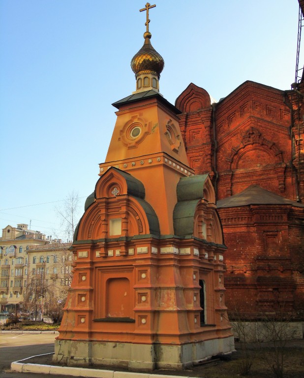 Тверской. Скорбященский женский монастырь. Часовня над могилой инокини Рафаилы. фасады