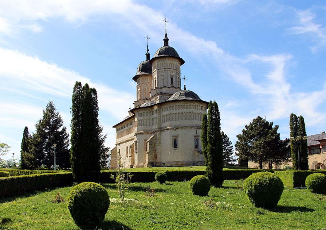 Яссы. Петропавловский монастырь. Церковь Петра и Павла. фасады