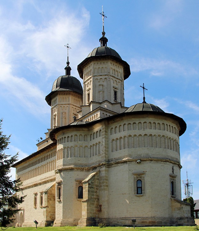 Петропавловский монастырь. Церковь Петра и Павла, Яссы (Яссы, Румыния). фасады