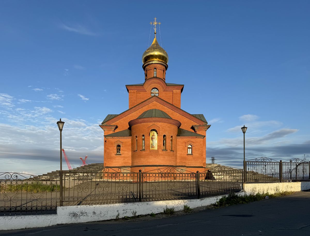 Церковь Введения во храм Пресвятой Богородицы (новая), Дудинка (Таймырский Долгано-Ненецкий район, Красноярский край). фасады, Вид с востока