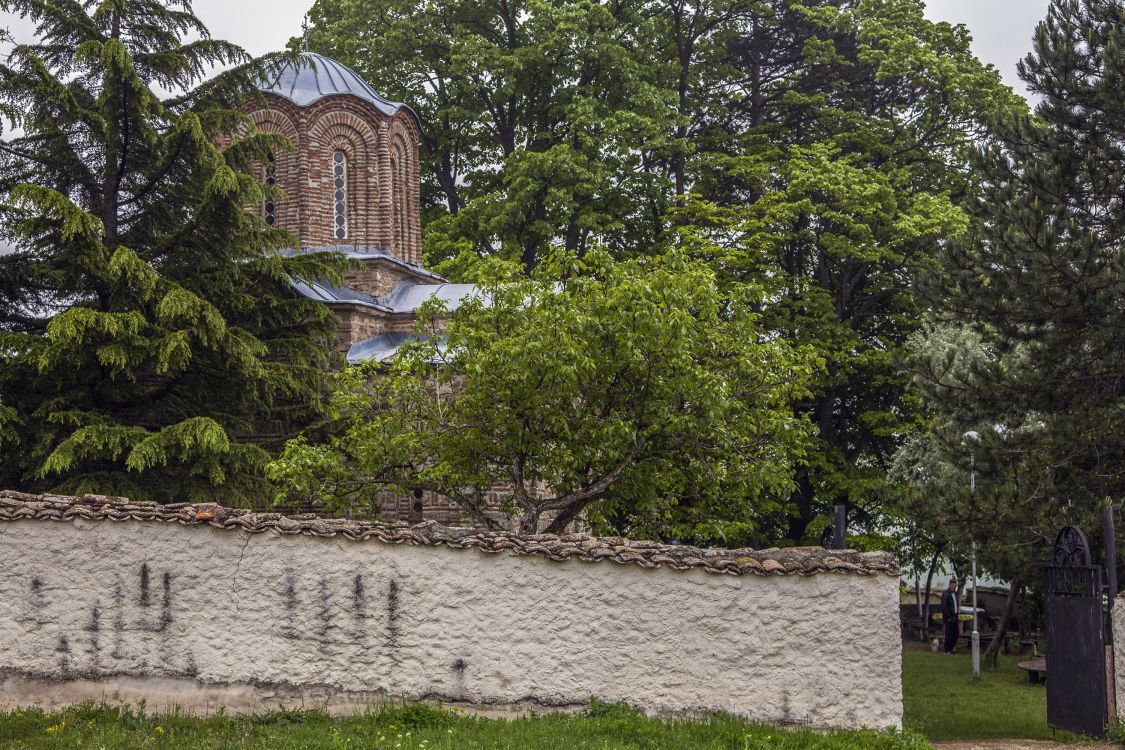 Чучер-Сандево. Монастырь Никиты мученика. фасады