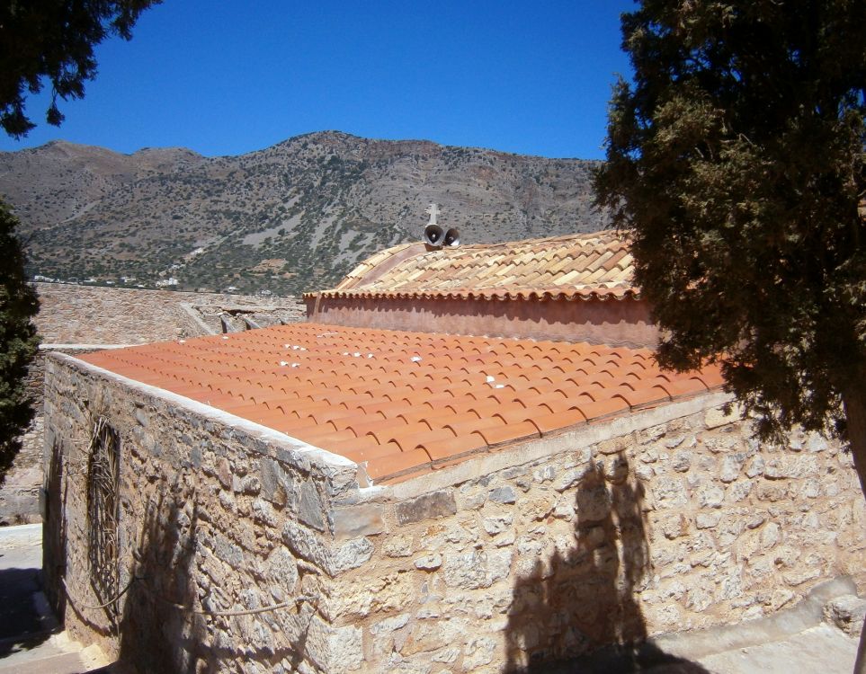 Церковь Пантелеимона Целителя, Плака (Крит (Κρήτη), Греция). фасады