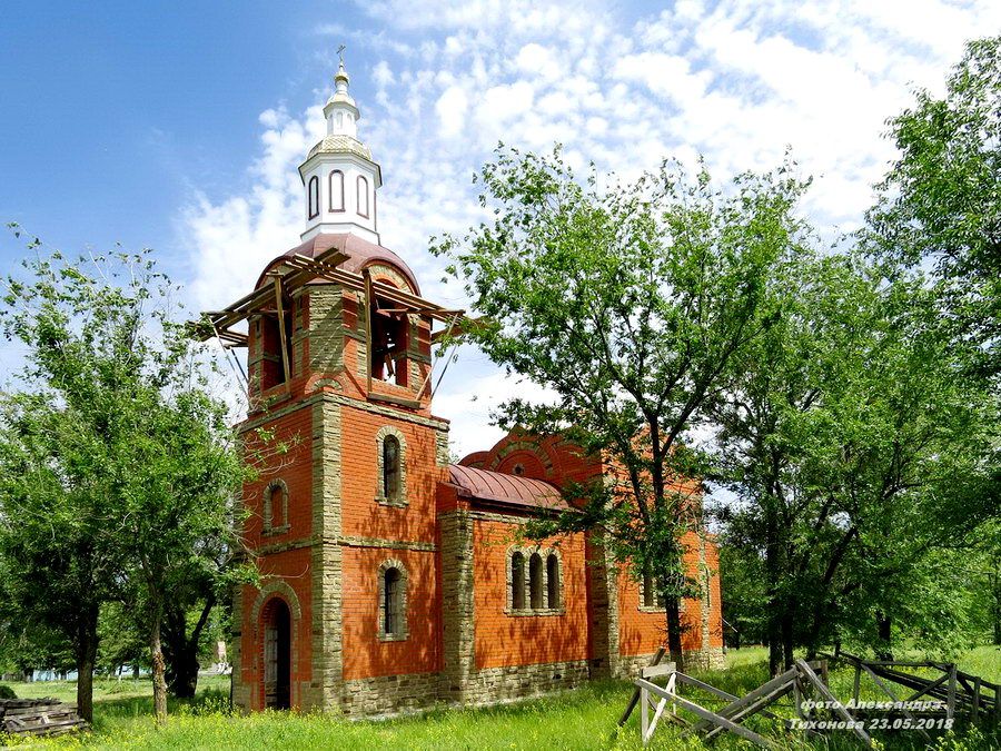 Церковь Иоанна Богослова, Верхнегнутов (Чернышковский район, Волгоградская область). фасады