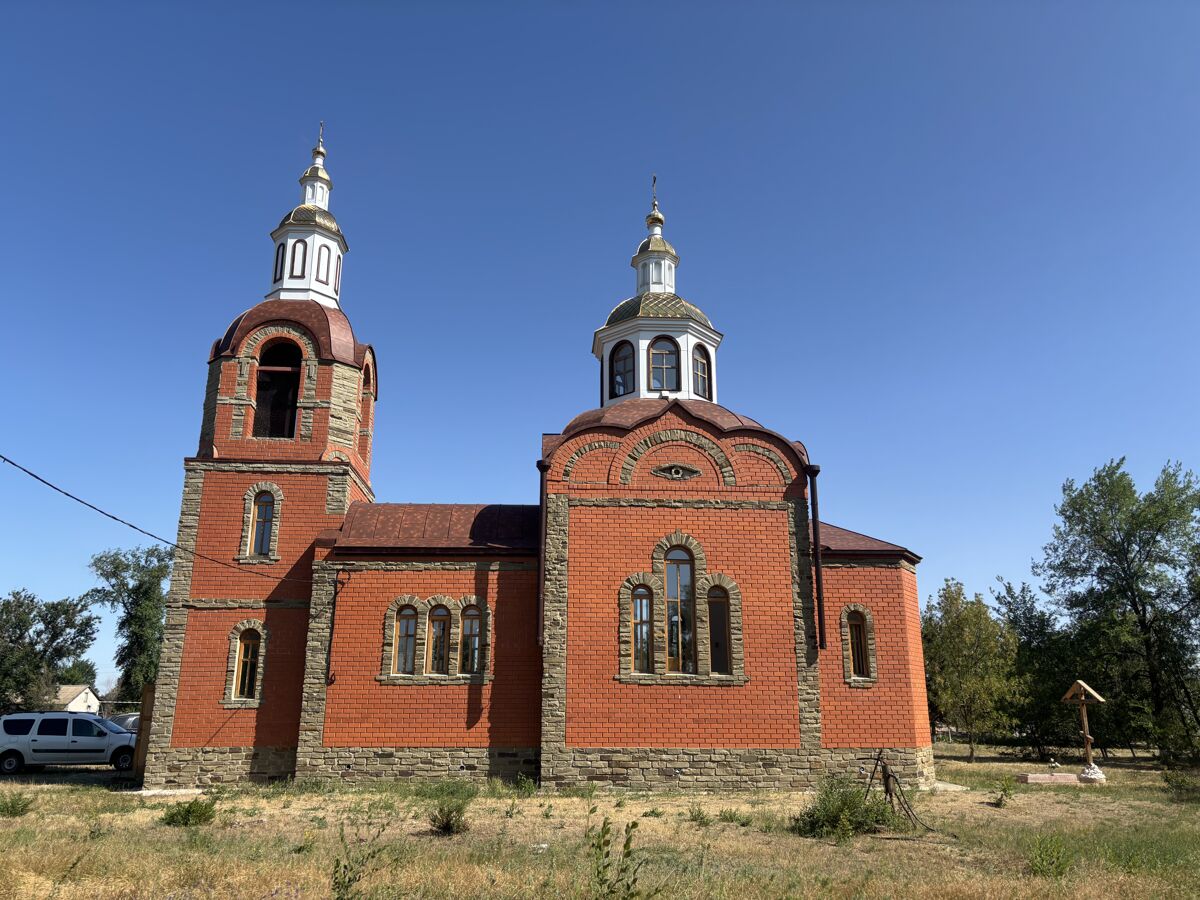 Церковь Иоанна Богослова, Верхнегнутов (Чернышковский район, Волгоградская область). общий вид в ландшафте