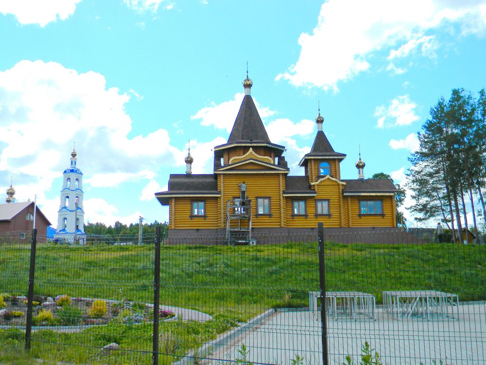 Добрица. Церковь Сергия Радонежского. общий вид в ландшафте