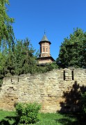 Церковь Николая Чудотворца, На переднем плане стена княжеского дворца.<br>, Яссы, Яссы, Румыния