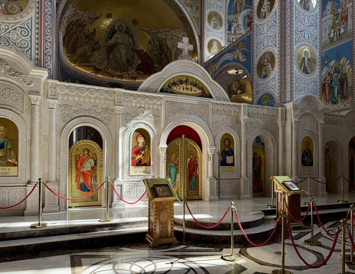 Собор Андрея Первозванного, Геленджик (Геленджик, город, Краснодарский край). интерьер и убранство, Главный иконостас