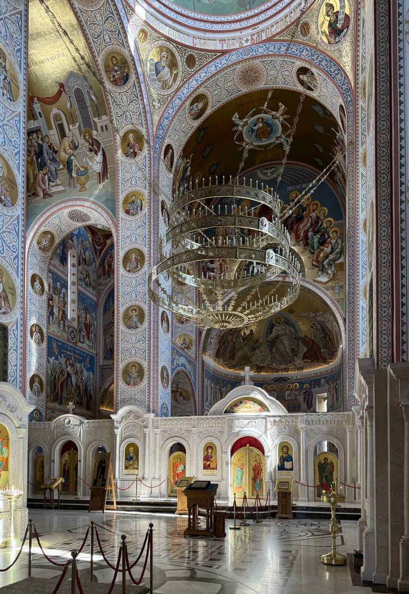 Собор Андрея Первозванного, Геленджик (Геленджик, город, Краснодарский край). интерьер и убранство, Интерьер