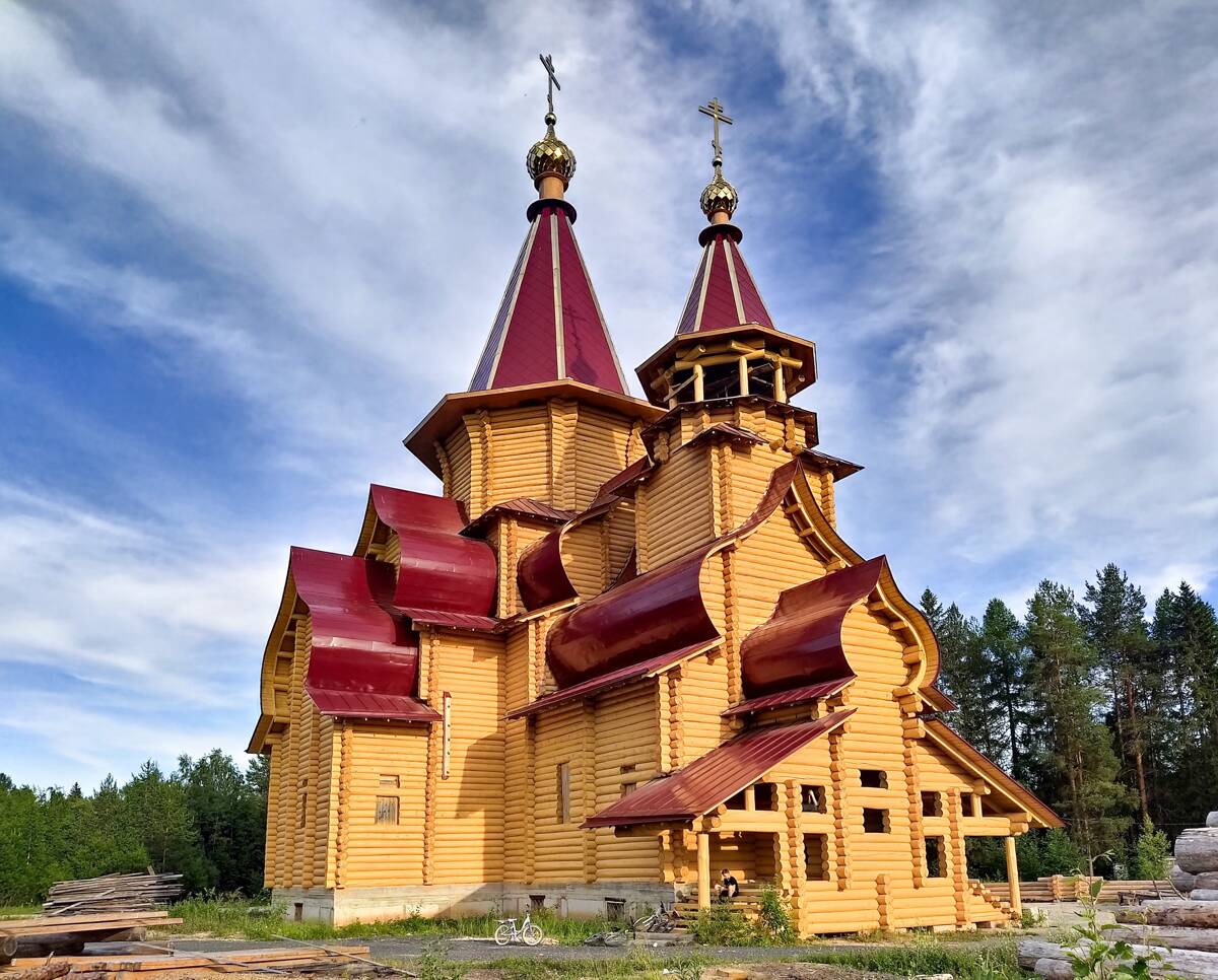 Церковь Воздвижения Креста Господня, Савинский (Плесецкий район, Архангельская область). фасады