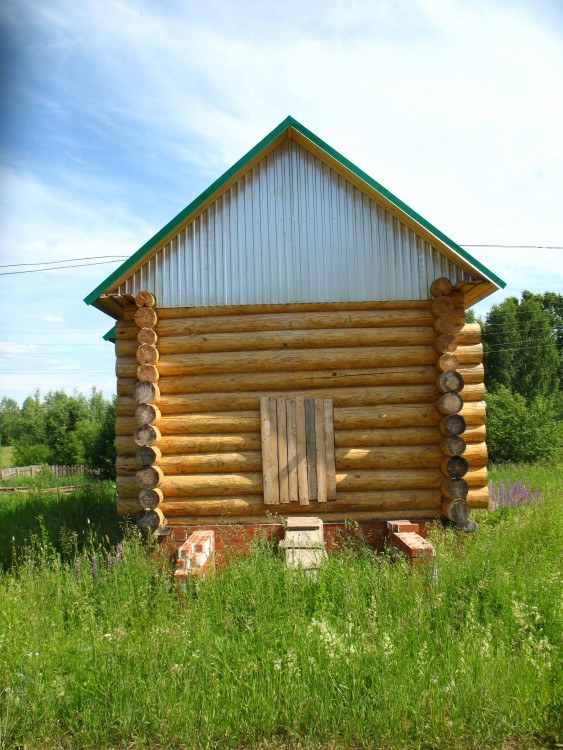 Пестерево. Неизвестная церковь (строящаяся). фасады