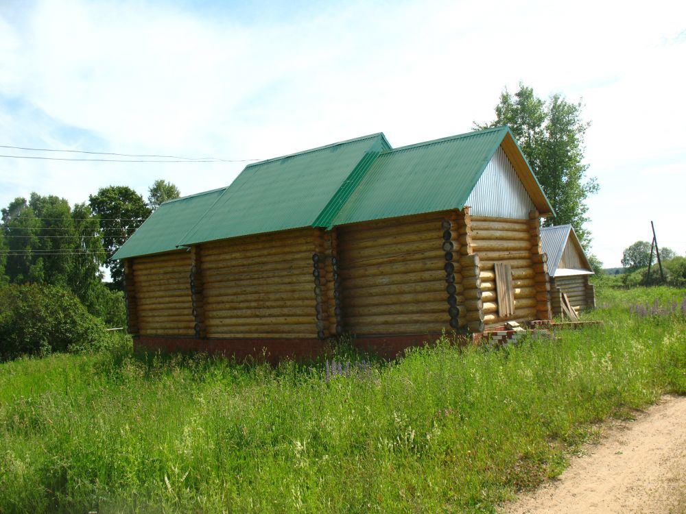 Пестерево. Неизвестная церковь (строящаяся). фасады