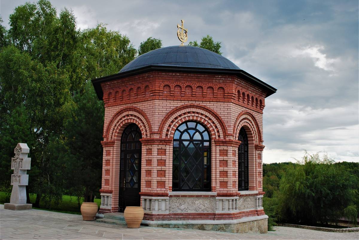 Успенский Георгиевский монастырь. Неизвестная часовня, Уса-Степановка (Благовещенский район, Республика Башкортостан). общий вид в ландшафте