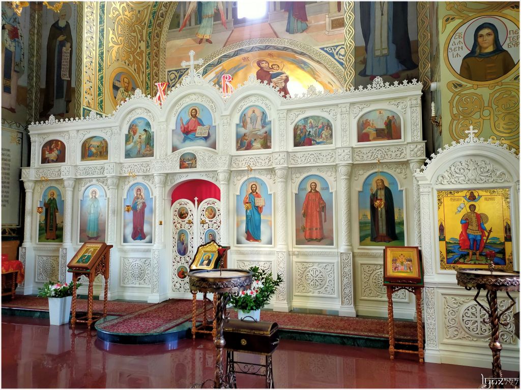 Церковь Серафима Саровского при Машиностроительном заводе, Московский район (Нижний Новгород, город, Нижегородская область). интерьер и убранство, иконостас