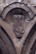 Собор Воскресения Христова, Рельеф в тромпе. Абхазский царь Леон III.<br>, Кумурдо, Самцхе-Джавахети, Грузия