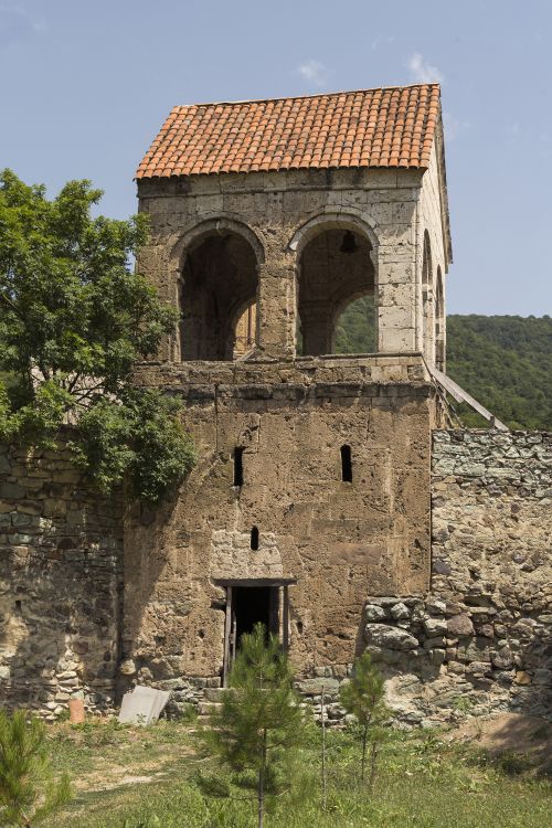 Питарети. Монастырь Питарети. фасады, ворота-колокольня