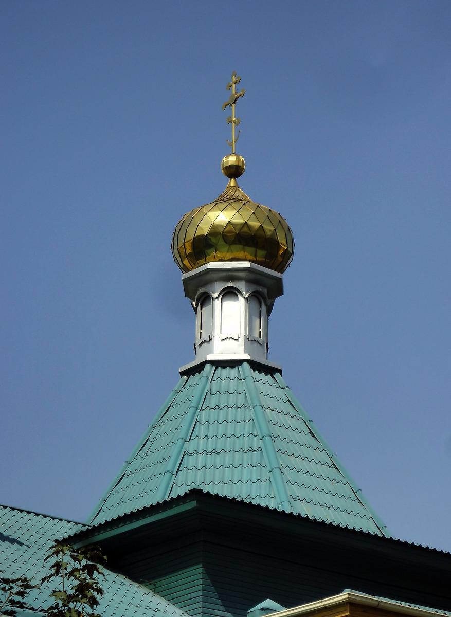Завершение основного объема, архитектурные детали. Иверско-Серафимовский женский монастырь. Церковь Матроны Московской, Алматы (Алматы, город, Казахстан)