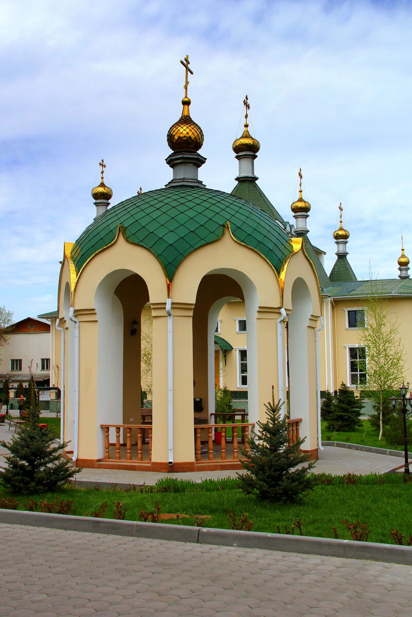 Иверско-Серафимовский женский монастырь. Водосвятная часовня, Алматы (Алматы, город, Казахстан). фасады