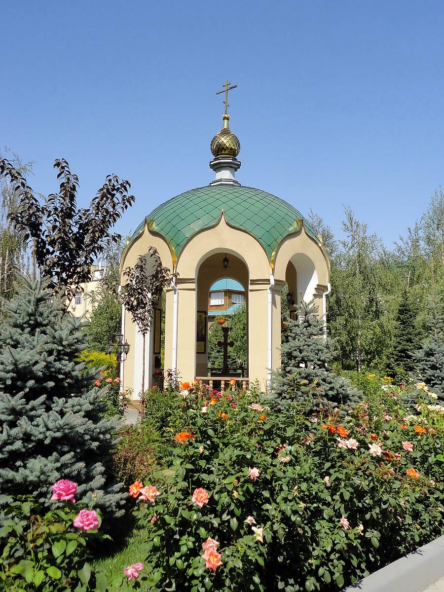 фасады. Иверско-Серафимовский женский монастырь. Водосвятная часовня, Алматы (Алматы, город, Казахстан)