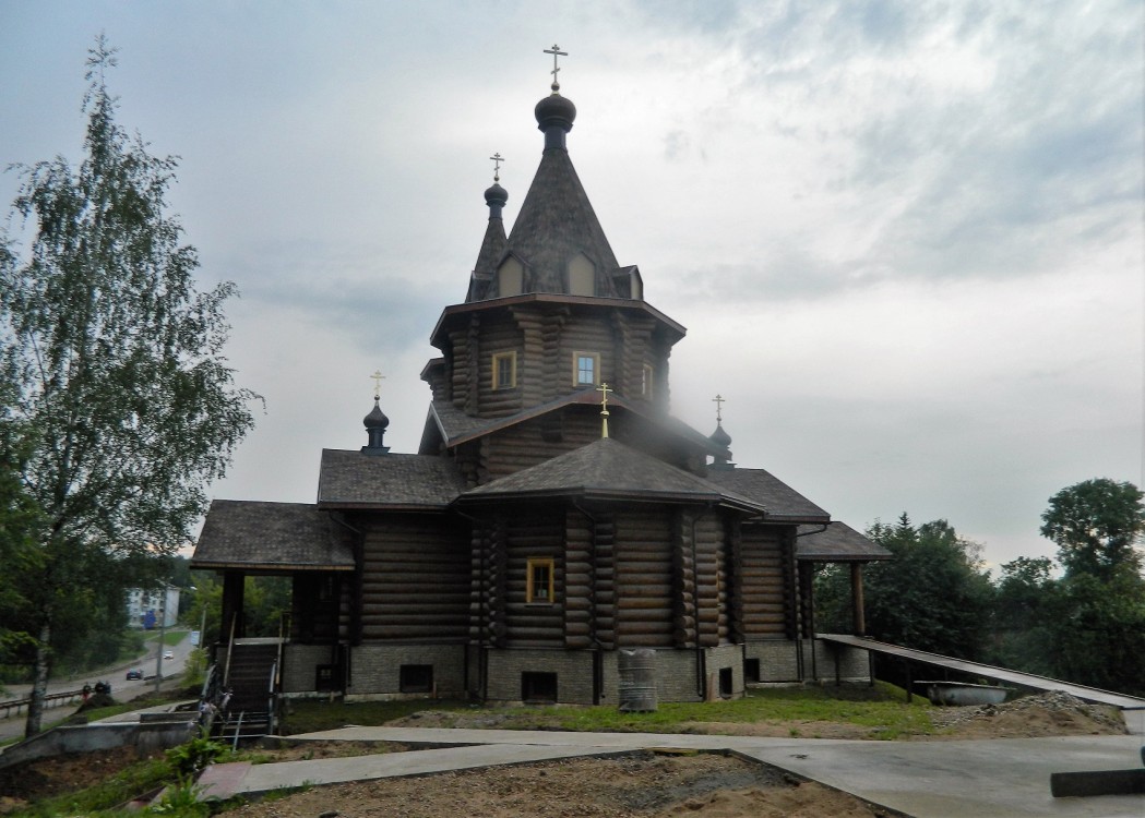 Ржев. Церковь Игнатия Брянчанинова и Собора Оптинских старцев. фасады